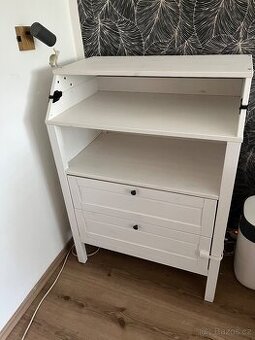 Přebalovací pult Ikea
