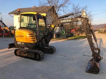 Pásový minibagr VOLVO EC27C