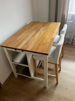 Kuchyňský ostrůvek se židlemi IKEA