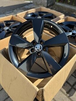 ORIGINÁL Alu Škoda Camelot R17, 5x100 - TOP STAV