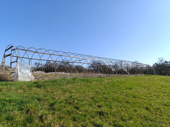 Foliovník cca 23m délka, 3,6m výška, 8m šířka