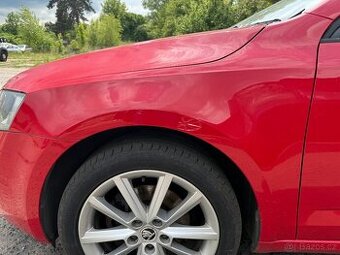 Levy blatnik Skoda Octavia 3 2013-2017 ceerveny