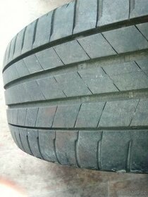 Pneu 205/45 R 17 - 1