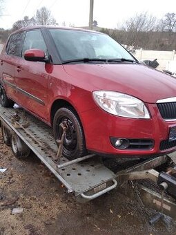 nd z škoda fabia 2 1.4 63kw vinová červená bílá modrá sahara