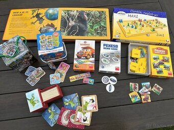Sada dětských deskových her a puzzlí