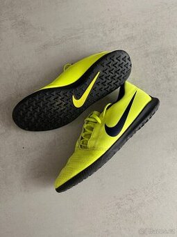 Nike turfy Phantom VNM – vel. 42,5 – dobrý stav