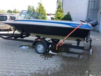 Loď Glastron Barcelona 8446 s vozíkem a motorem 4kw, 6 osob
