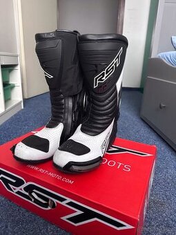 RST boty v. 45