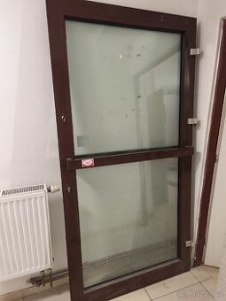 PROSKLENÉ HLINÍKOVÉ DVEŘE VČETNĚ RÁMU
