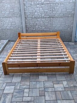 Prodám manželskou postel 160cm x 200cm