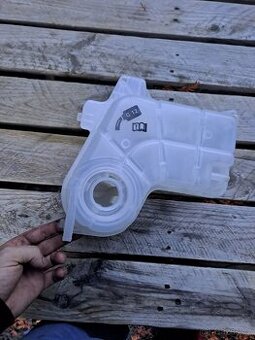 AUDI - vyrovnávací nádoba chladivo MEYLE, expenzní nádoba