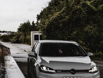 OSRAM LED světlomety VW Golf 7 před fl
Dynamický blinkr