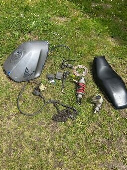 Prodám díly z Hondy cbr