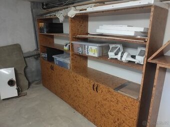 Prodám sestavu skříněk