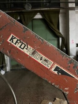 🛠️ Strojní pila na kov – KFD‑250‑02 (rok 1989, 380 V) 🛠️