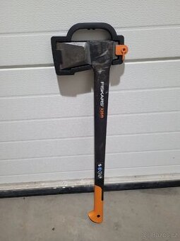 Fiskars sekera x25