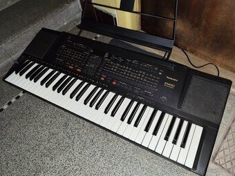 Technics kn440-5 oktáv.keyboard,dnamika,mnoho nástrojů,rytmů