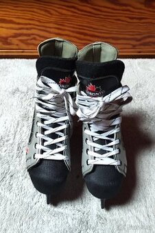 Chlapecké hokejové brusle vel. 37