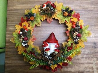 Podzimní věnec s mochomůrkami