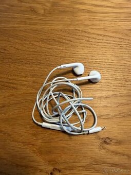 Apple EarPods lightning sluchátka