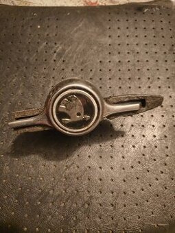 Hrdlo a víko nádrže škoda 1000 MB