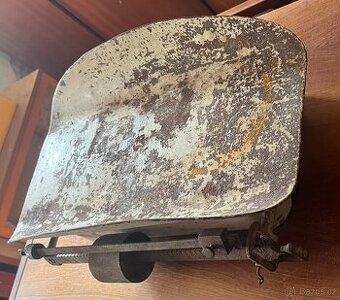 Historická váha pro děti