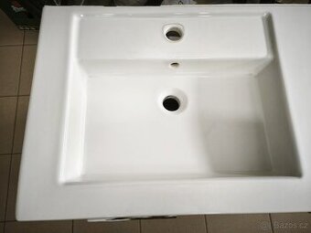 Umyvadlo a skříňka