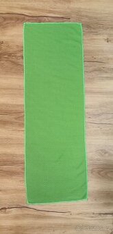 Zelený chladící ručník