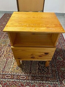 Noční stolek - borovice