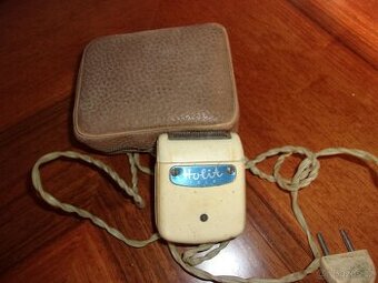 Starý holicí strojek