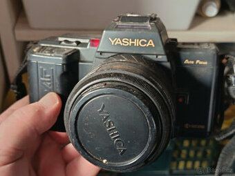 Yashica auto Focus kinofilmová zrcadlovka, stav viz foto