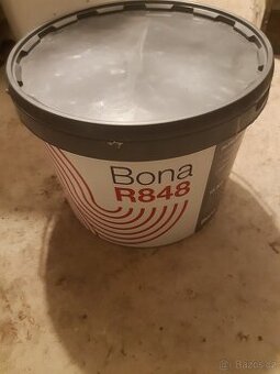 Bona R848 - cca 7kg, čerstvý zbytek ze stavby