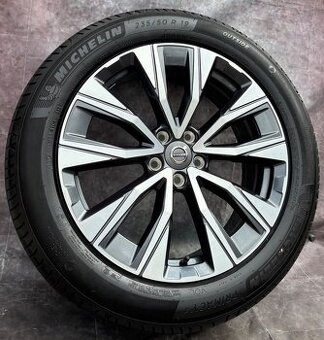Letní sada alu kol Volvo V90 CC/XC40 235/50R19 105V