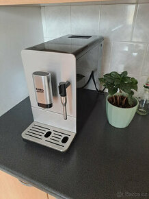 Kávovar BEKO 5311X - plně automatický