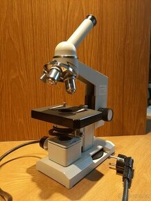 mikroskop zvětšení 1350x