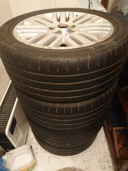 235/45  ZR17 R17 FORD NOKIAN 235/45/17  Letni 4mm