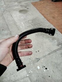 Nová hadice na víko motoru 2.0tfsi