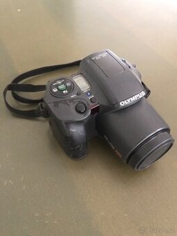 Zrcadlovka Olympus IS-10 - 1