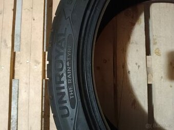 225/40/18 - 1
