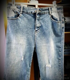 Moderní jeans