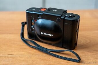 Olympus XA + blesk A11