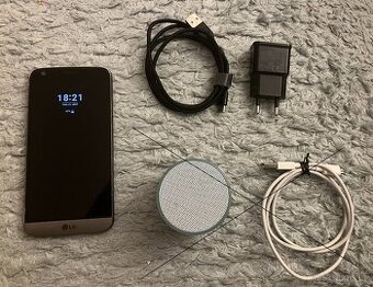 LG G5 s nabíječkou a bezdrátovým reproduktorem