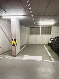 Pronájem garáže 20m2 - Modřany