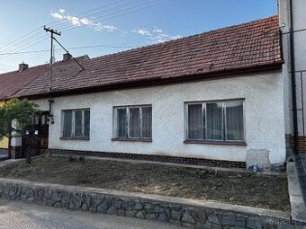 Velký pozemek 1 508 m² v Žarošicích – dům k rekonstrukci