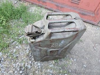 Dobový kanystr československý, jen volat