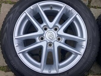 Alu kola TOYOTA COROLLA 5x114 zimní NOKIAN 205/55R16 TPMS