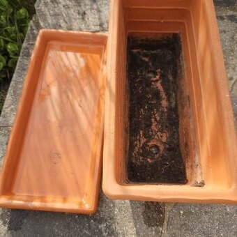 TERAKOTOVY KVĚTINÁČ , KERAMICKÝ A, PLASTOVÝ