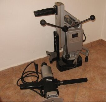 Vrtačka ATLAS COPCO B4-32 a el.magn. STOJAN DDH 32 RP