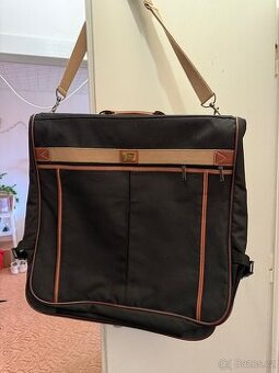 Cestovní taška na oblek