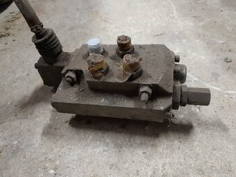 Hydraulický rozvaděč